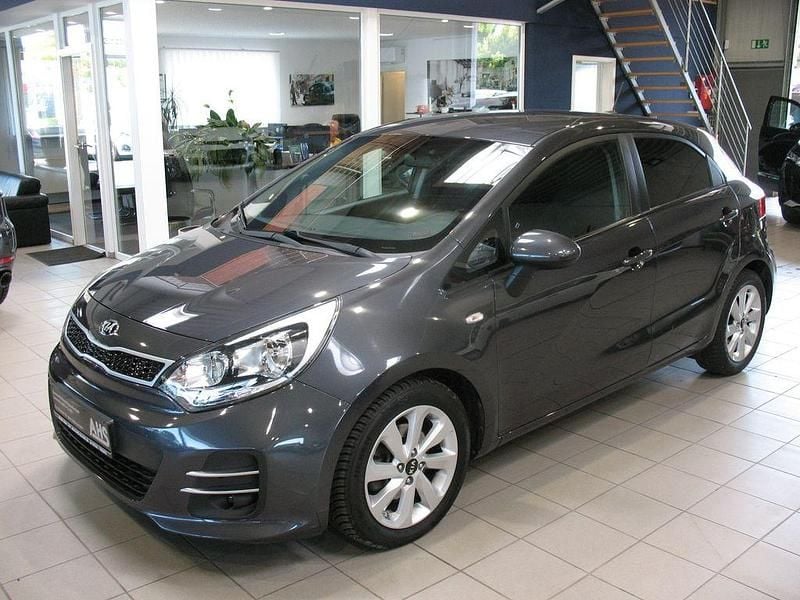 Graphit met. Gebraucht 2015 Kia Rio Edition 7 Limousine | 11.490 € (Etwas zu teuer) - Bild 1/4