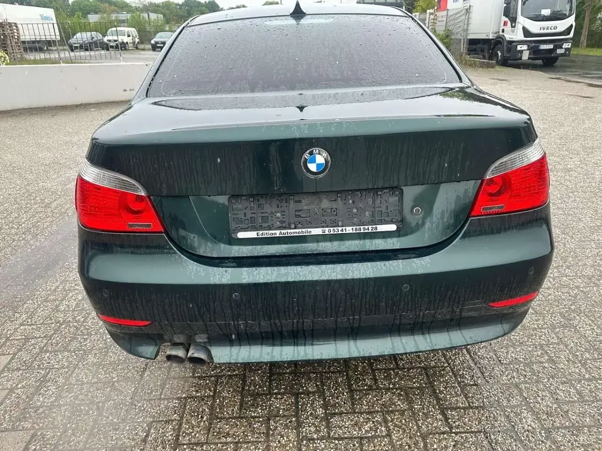 Gebraucht BMW 523 177 PS (130 kW) 2005 Oxfordgruen 2 metallic Limousine