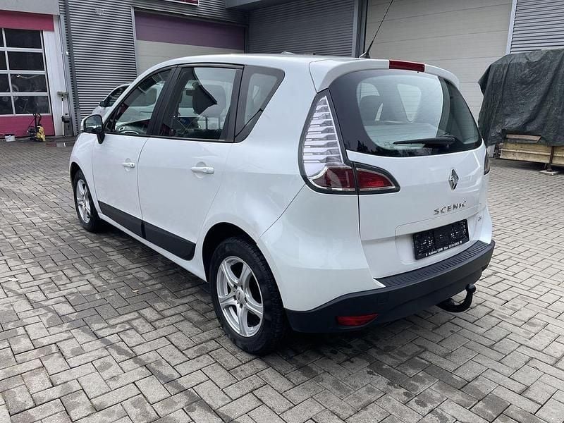 Gebraucht Renault Scénic III Dynamique 110 PS (80 kW) 2012 Weiß Van / Kleinbus