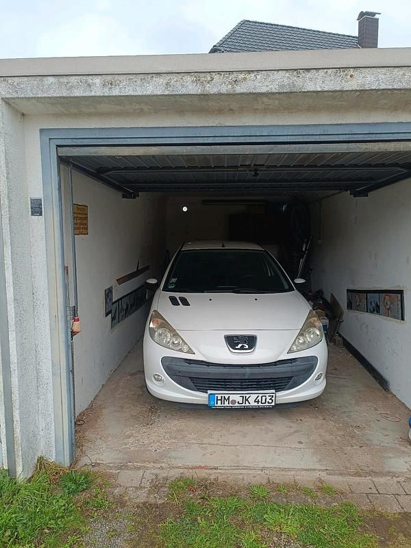 Weiß Gebraucht 2009 Peugeot 206+ Kleinwagen | 1.200 € - Bild 1/4