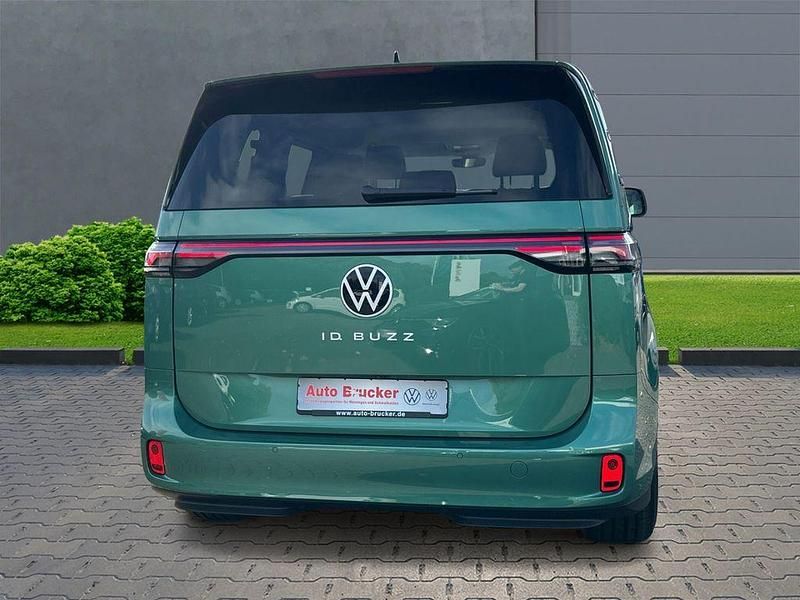 Gebraucht VW ID. Buzz Pro 150 kW (204 PS) 2023 Bay leaf green metallic Van / Kleinbus