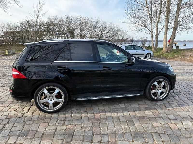 Gebraucht Mercedes ML350 258 PS (189 kW) 2014 Schwarz SUV