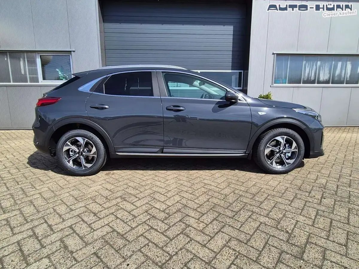 Neu Kia XCeed 150 PS (110 kW) 2026 Zilinaschwarz metallic SUV