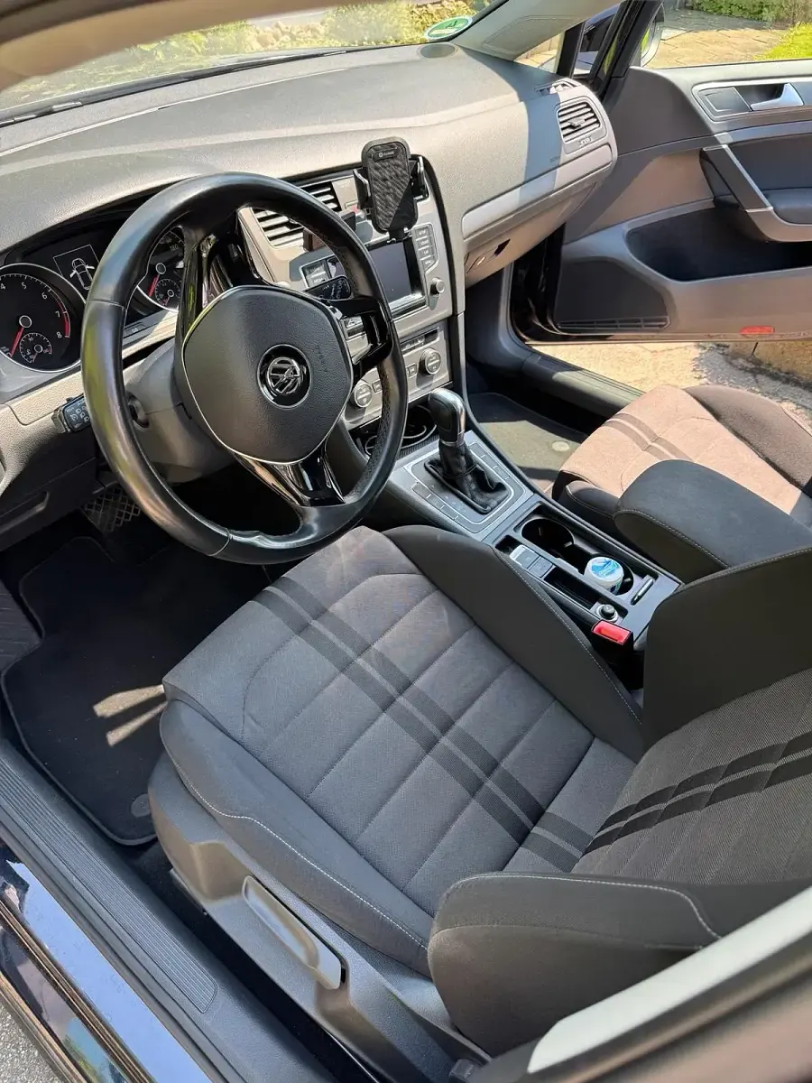 Gebraucht VW Golf VII Comfortline 105 PS (77 kW) 2013 Schwarz Limousine