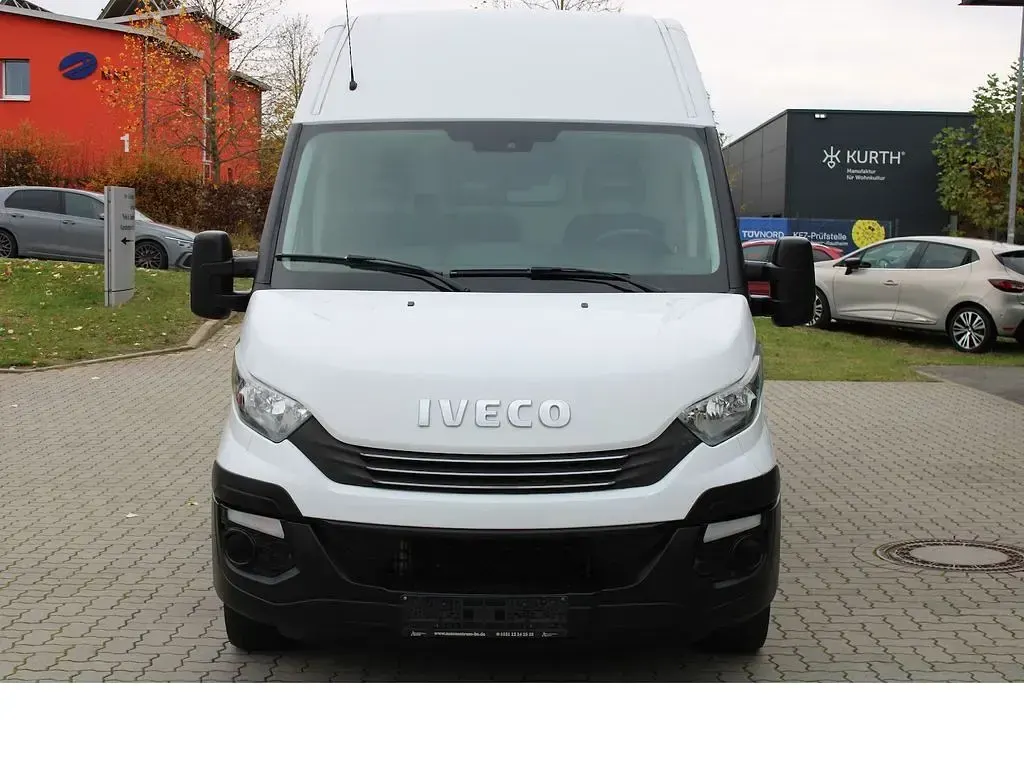Occasion Iveco Daily 156 ch (114 kW) 2017 Blanc Monospace