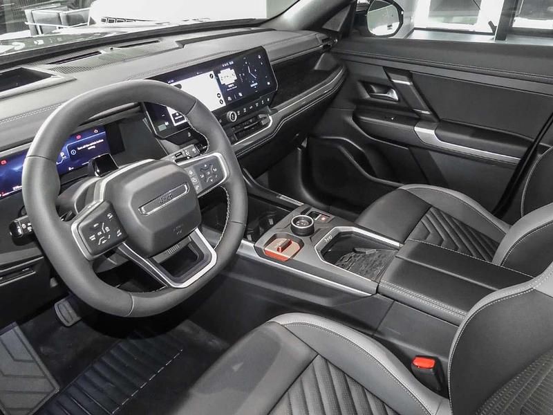 Neu Jeep Compass 145 PS (106 kW) 2026 Yosemite grey mit dach in vulc SUV