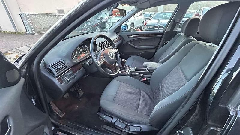 Gebraucht BMW 320 170 PS (125 kW) 2004 Saphirschwarz Limousine