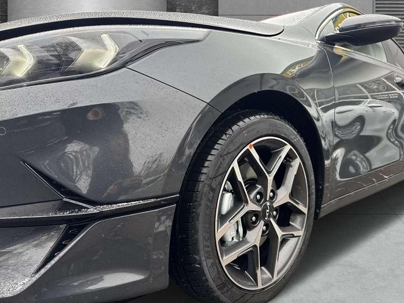 Neu Kia Ceed Style 140 PS (102 kW) 2025 (h8g) dark penta metal m Kleinwagen