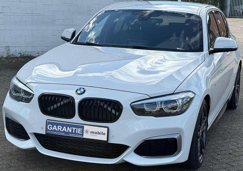 Alpinweiss iii Gebraucht 2019 BMW M140 M Sport Kleinwagen | 31.980 € (Fairer Preis) - Bild 1/4