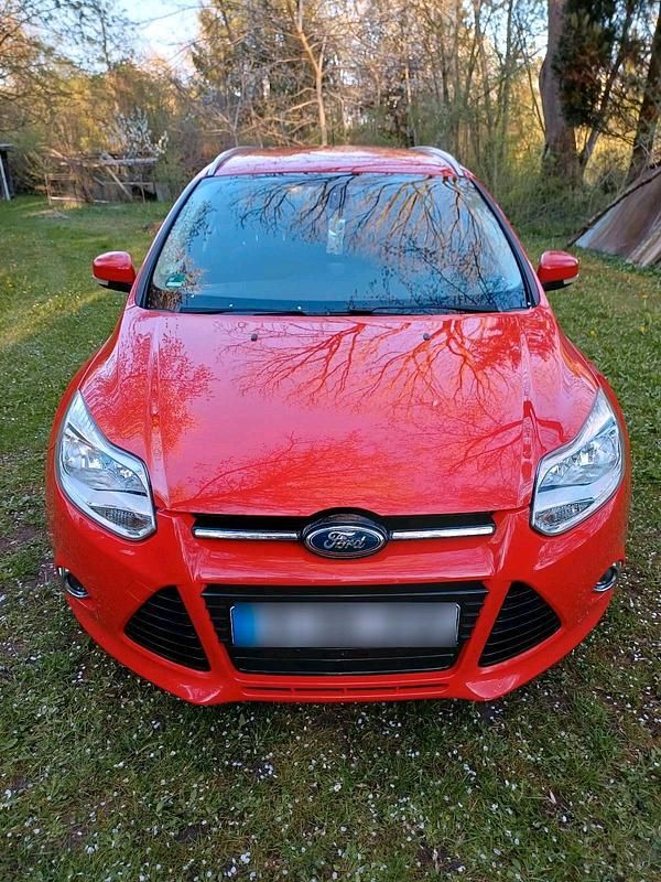 Usata Ford Focus 105 CV (77 kW) 2013 Rosso Station wagon
