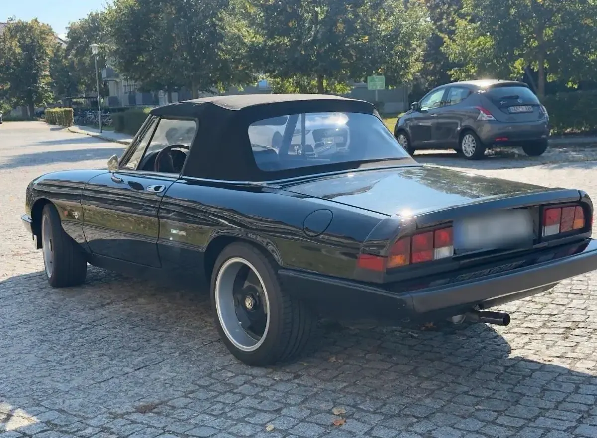 Gebraucht Alfa Romeo Spider 103 PS (75 kW) 1989 Schwarz Cabrio
