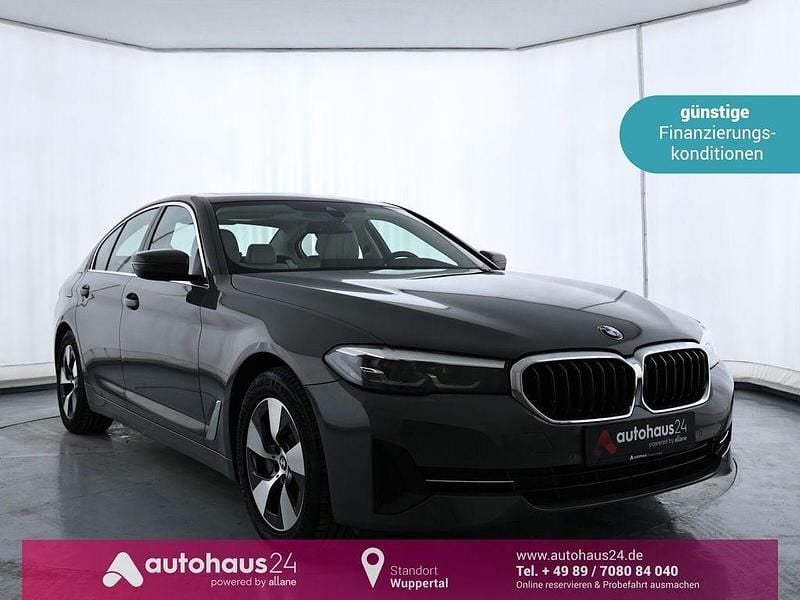 Grau Gebraucht 2021 BMW 530e Limousine | 27.990 € (Guter Preis) - Bild 1/4