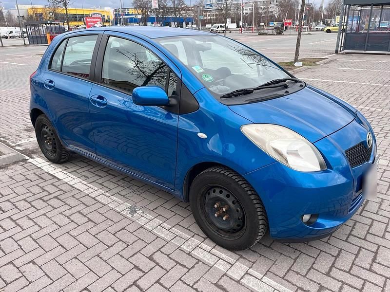 Gebraucht Toyota Yaris 69 PS (50 kW) 2008 Blau Kleinwagen