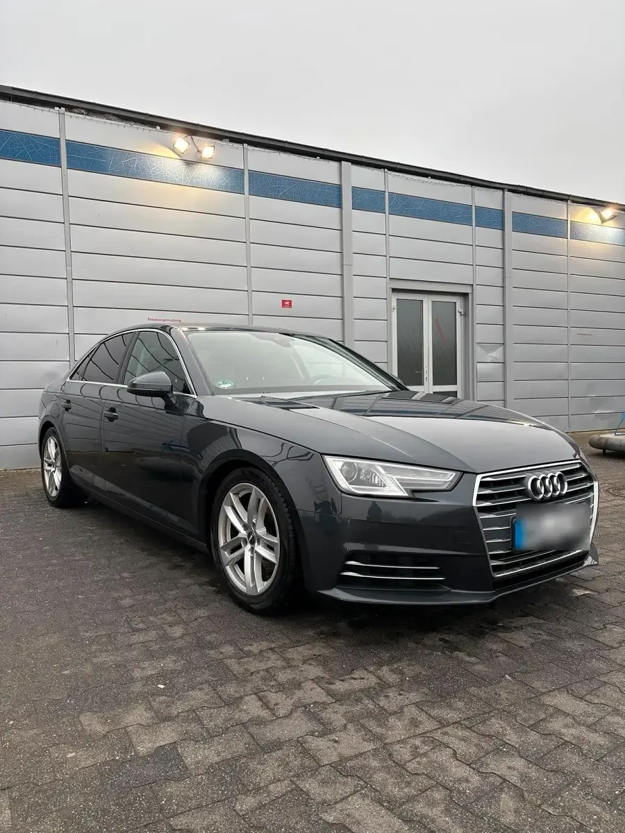 Gebraucht Audi A4 150 PS (110 kW) 2016 Grau Limousine
