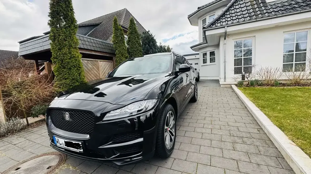 Gebraucht Jaguar F-Pace Prestige 179 PS (131 kW) 2019 Schwarz SUV