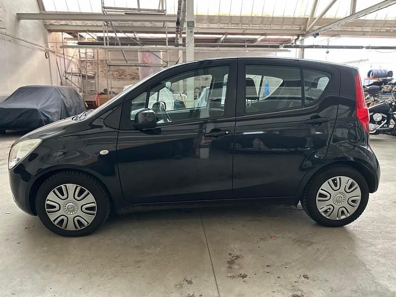 Gebraucht Opel Agila Edition 94 PS (69 kW) 2014 Schwarz Kleinwagen
