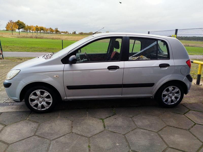 Silber Gebraucht 2006 Hyundai Getz Kleinwagen | 1.499 € - Bild 1/4