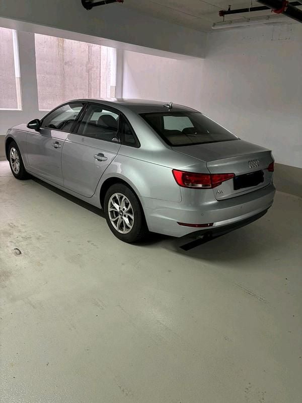 Silber Gebraucht 2016 Audi A4 Limousine | 11.900 € (Superpreis) - Bild 1/4