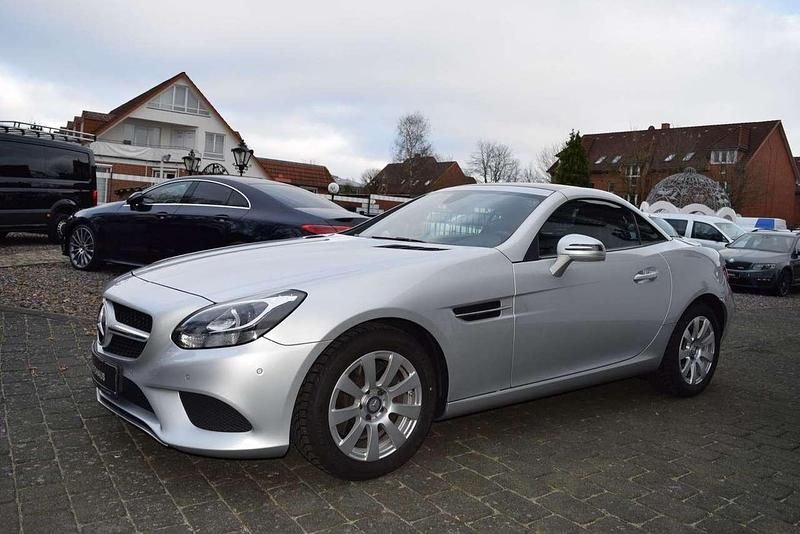 Gebraucht Mercedes SLC200 184 PS (135 kW) 2016 Silber metallic Cabrio