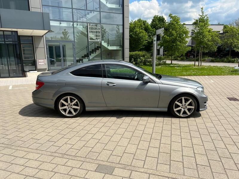 Grau Gebraucht 2013 Mercedes C220 AMG Coupé | 11.500 € (Fairer Preis) - Bild 1/4