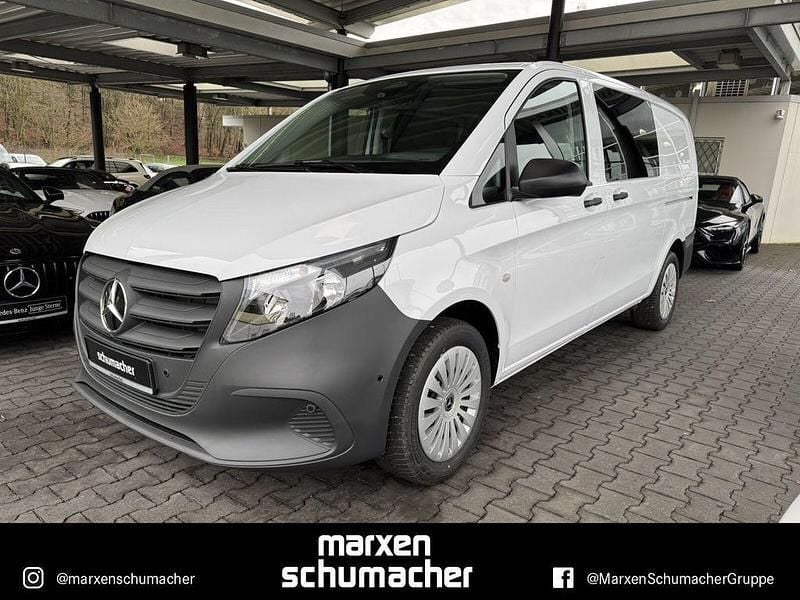 Weiß Gebraucht 2025 Mercedes Vito Van / Kleinbus | 44.316 € - Bild 1/4