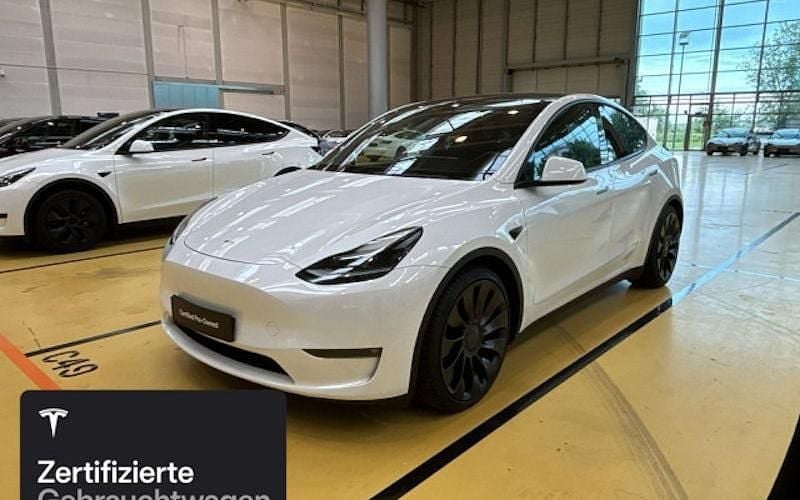 Weiß Gebraucht 2024 Tesla Model Y Performance SUV | 46.000 € (Fairer Preis) - Bild 1/4