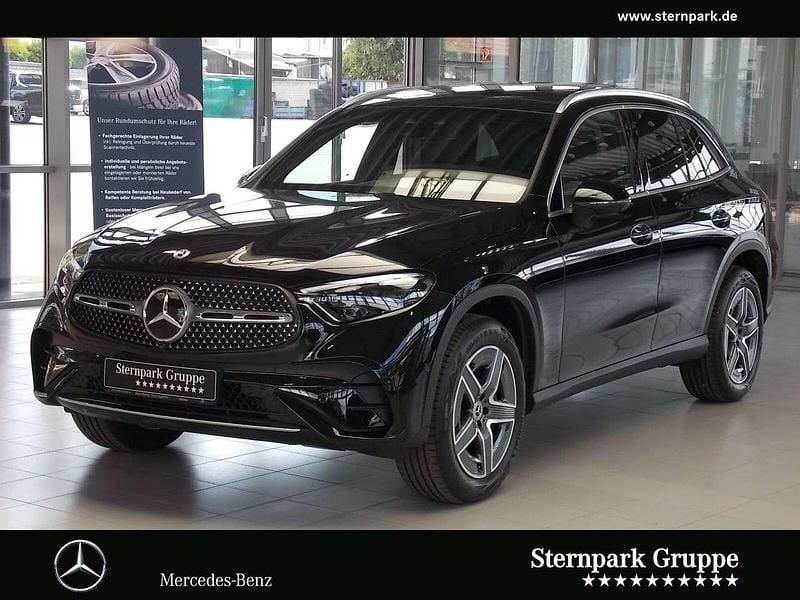 Lack obsidianschwarz Gebraucht 2024 Mercedes GLC220 AMG Line Premium Plus SUV | 62.980 € (Guter Preis) - Bild 1/4