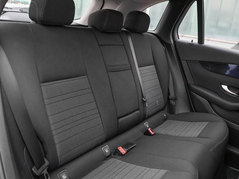 Gebraucht Mercedes GLC300e 306 PS (225 kW) 2021 Unilack schwarz uni SUV