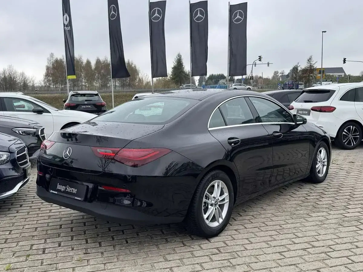Gebraucht Mercedes CLA200 Advanced 163 PS (119 kW) 2025 Unilack nachtschwarz Coupé