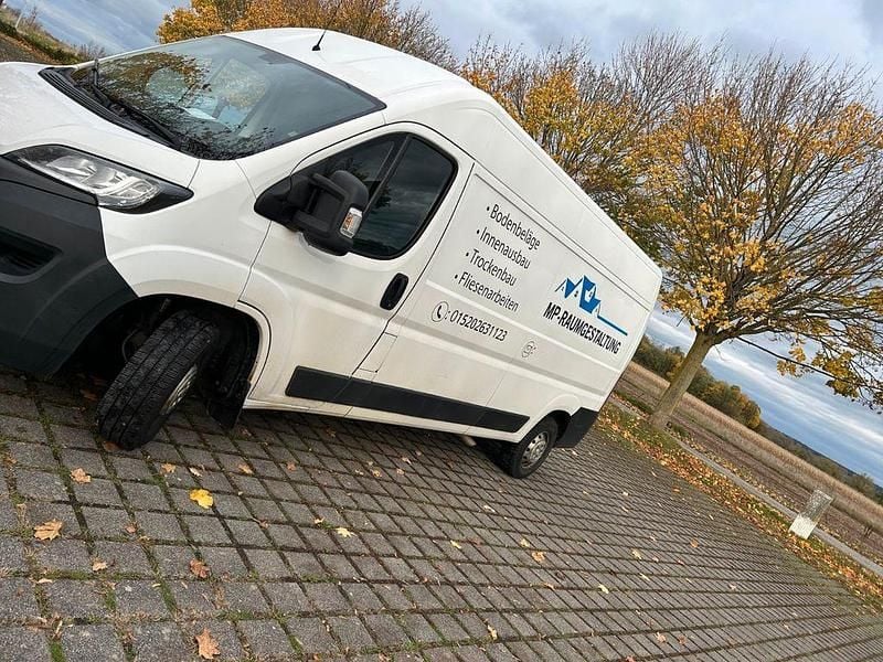 Gebraucht Peugeot Boxer 165 PS (121 kW) 2018 Schwarz Van