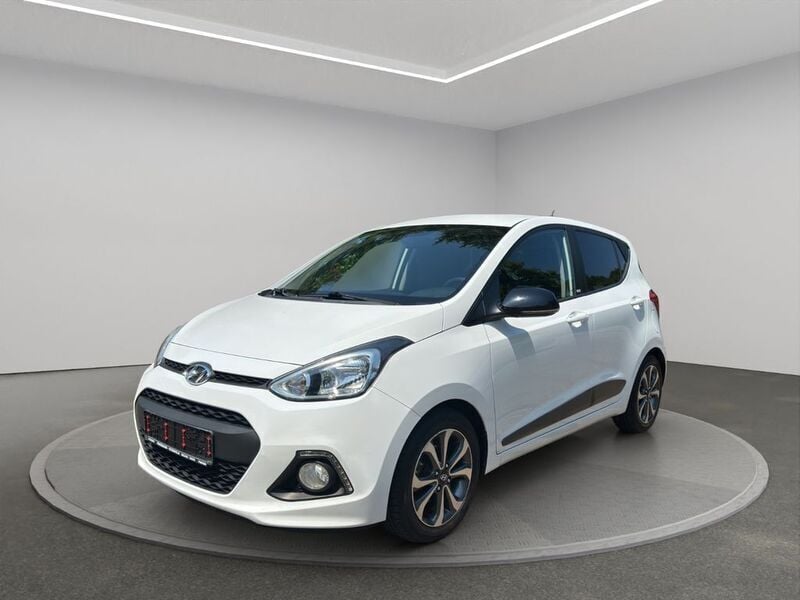 Weiß Gebraucht 2015 Hyundai i10 Edition Kleinwagen | 5.999 € (Fairer Preis) - Bild 1/4