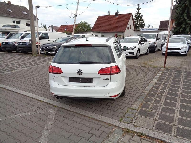 Gebraucht VW Golf VII Trendline 110 PS (80 kW) 2016 Weiß Kombi