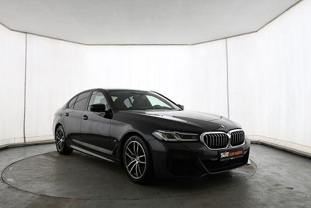 Grau Gebraucht 2023 BMW 540 M Sport Limousine | 44.880 € (Guter Preis) - Bild 1/4