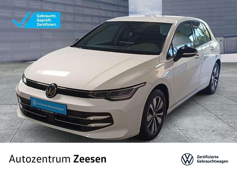 Weiß Gebraucht 2024 VW Golf VIII Goal Limousine | 27.950 € - Bild 1/4