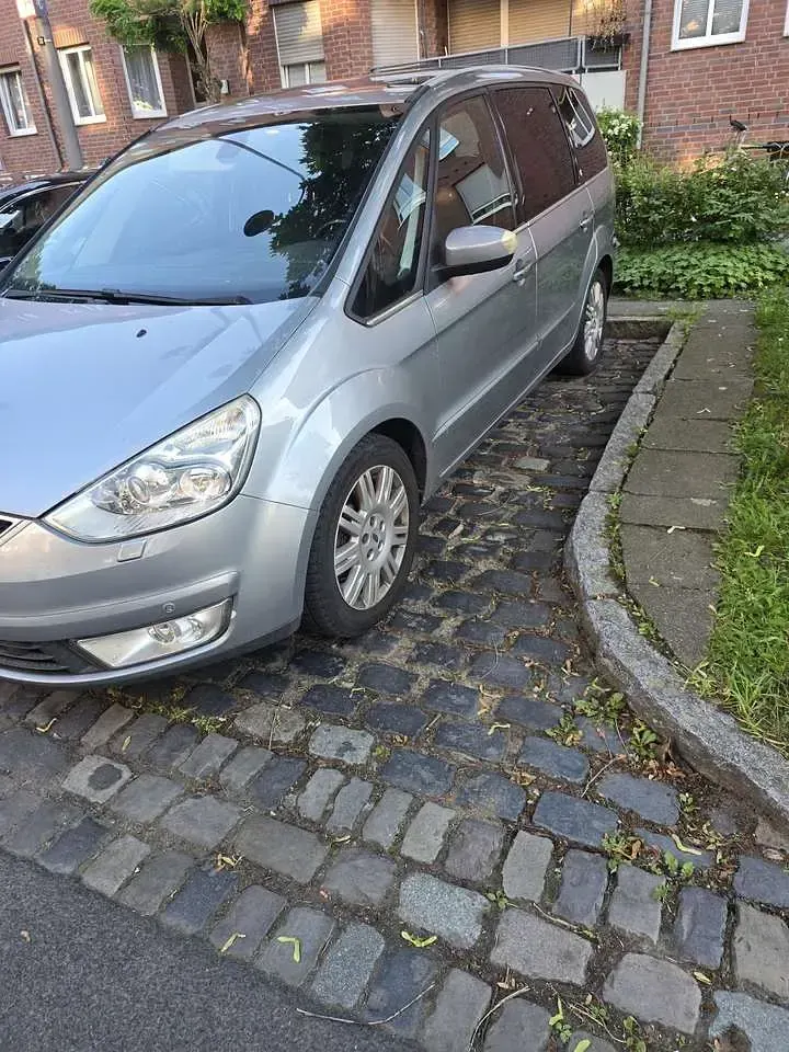 Gebraucht Ford Galaxy Ghia 175 PS (128 kW) 2009 Van / Kleinbus