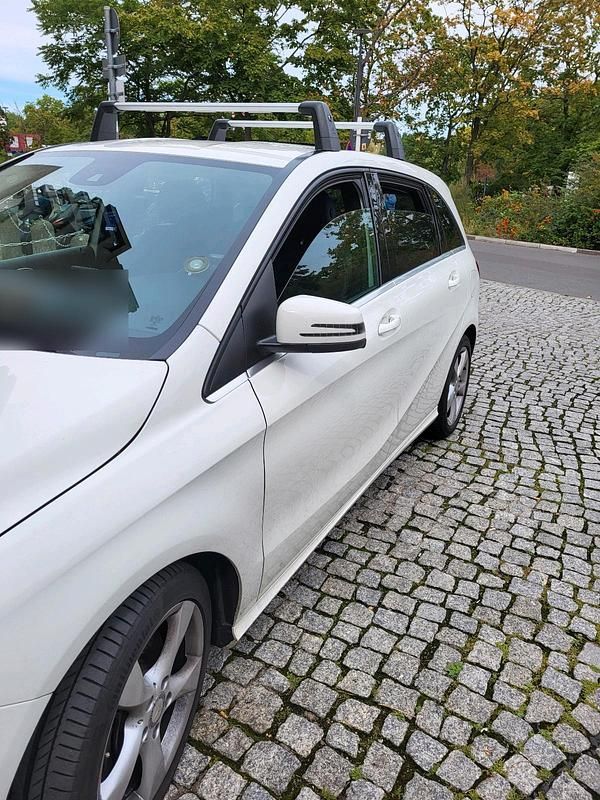 Gebraucht Mercedes B220 177 PS (130 kW) 2014 Weiß Van / Kleinbus