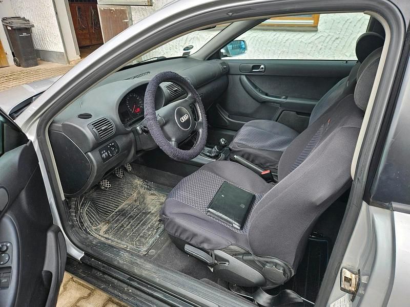Gebraucht Audi A3 100 PS (73 kW) 2001 Silber Kleinwagen