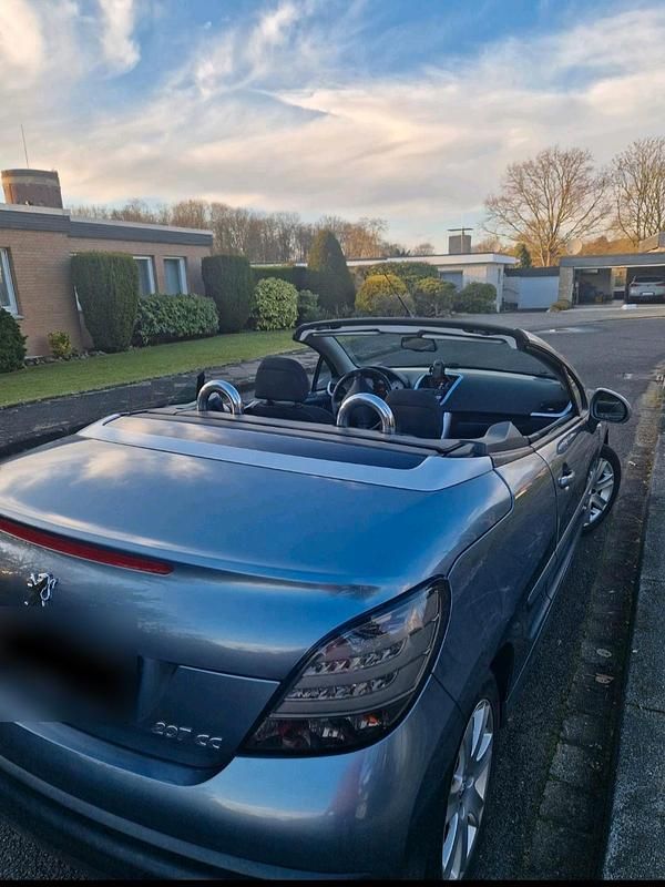 Gebraucht Peugeot 207 CC 120 PS (88 kW) 2008 Silber Cabrio
