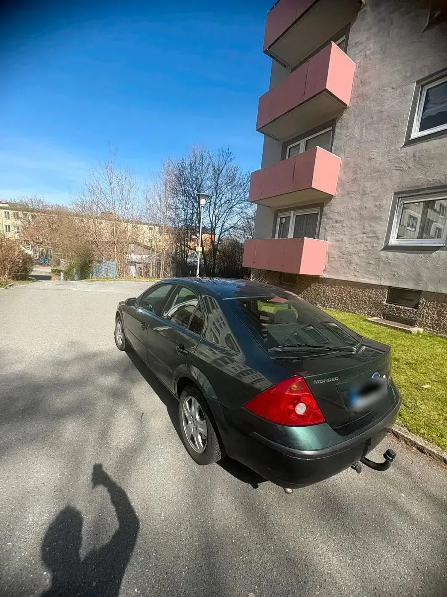 Gebraucht Ford Mondeo 110 PS (80 kW) 2002 Grün Limousine