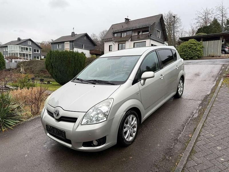 Silver metallic Gebraucht 2009 Toyota Corolla Verso Team Van / Kleinbus | 2.750 € (Guter Preis) - Bild 1/4