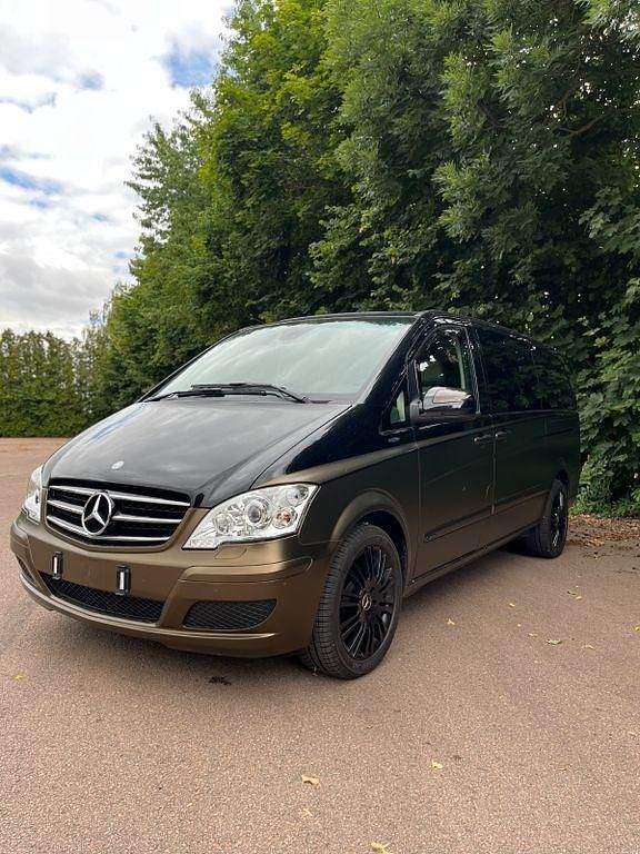 Schwarz Gebraucht 2013 Mercedes Viano Avantgarde Van / Kleinbus | 25.999 € (Teuer) - Bild 1/4