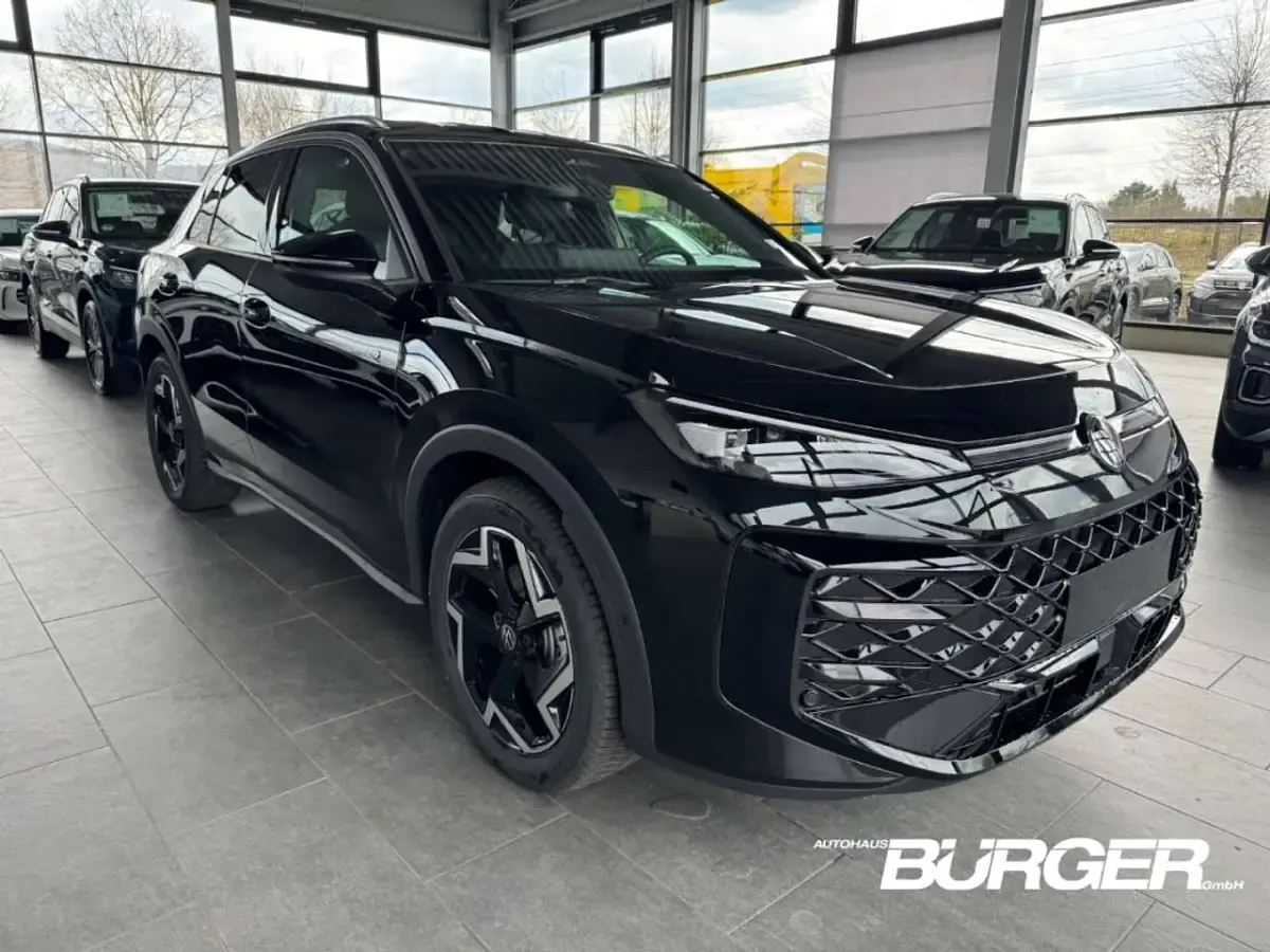 Gebraucht VW T-Roc R-line 150 PS (110 kW) 2026 Grenadilschwarz metallic SUV