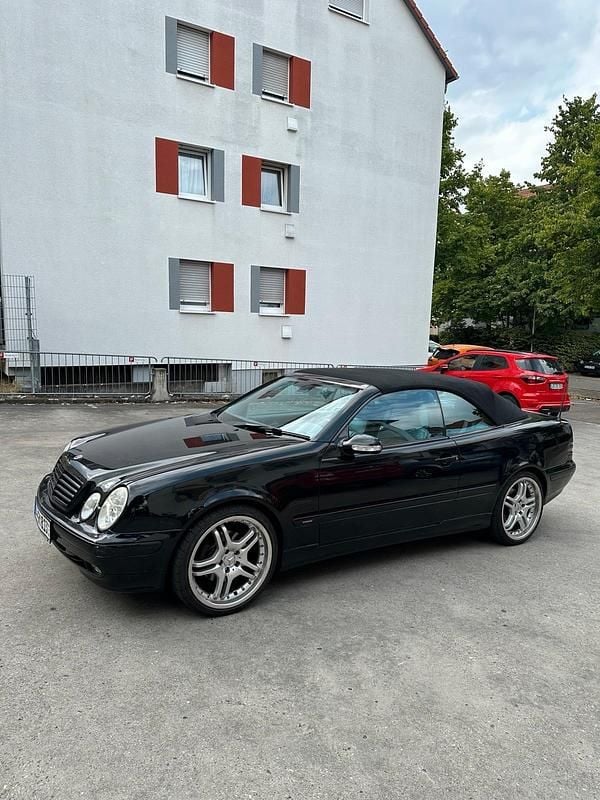 Schwarz Gebraucht 2021 Mercedes CLK200 Cabrio | 4.999 € - Bild 1/4
