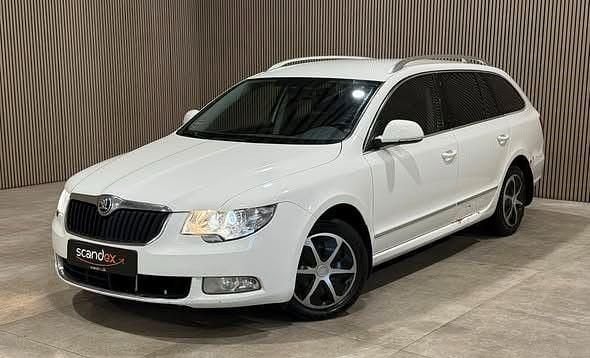 Gebraucht Skoda Superb 140 PS (102 kW) 2011 Weiß Limousine