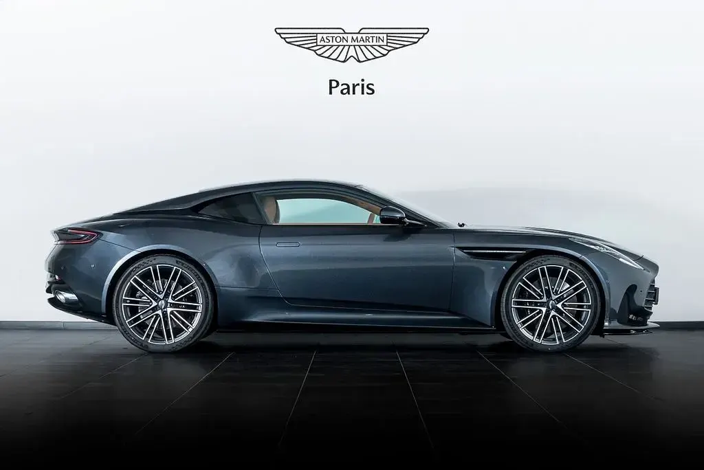 Neu Aston Martin DB12 680 PS (500 kW) 2026 Grau