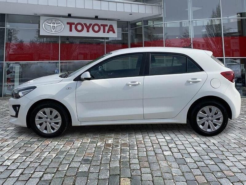 Gebraucht Kia Rio Edition 7 101 PS (74 kW) 2021 (ud) clear white s Limousine