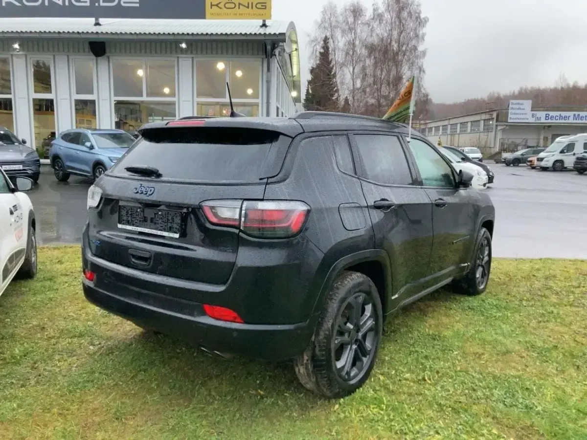 Käytetty Jeep Compass 179 HP (131 kW) 2021 Harmaa Katumaasturi