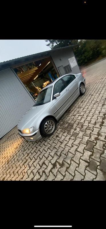 Gebraucht BMW 320 Basis 170 PS (125 kW) 2002 Limousine