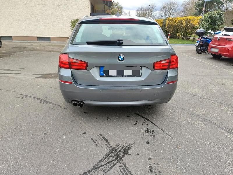 Gebraucht BMW 520 184 PS (135 kW) 2011 Grau Kombi