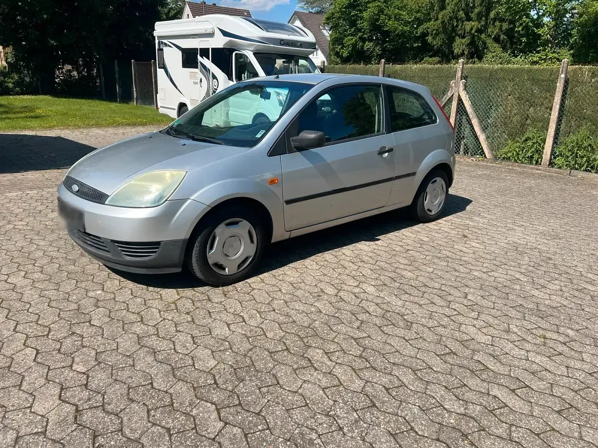 Gebraucht Ford Fiesta 60 PS (44 kW) 2004 Silber Kleinwagen